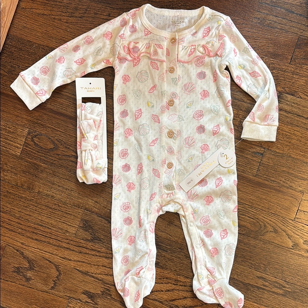 Tahari Baby Set